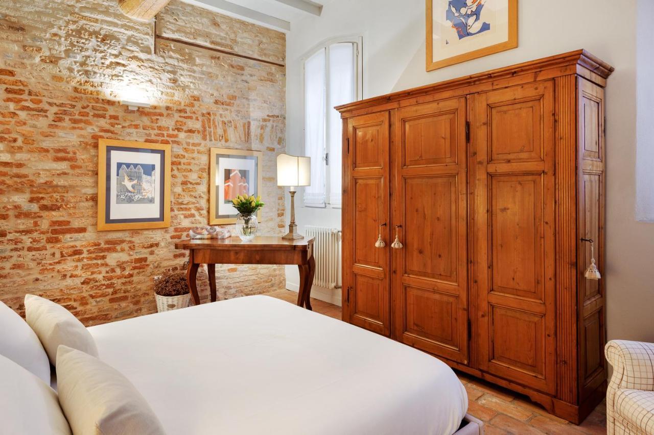 La Dimora Medievale Del Duca แฟร์รารา ภายนอก รูปภาพ